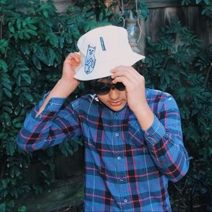 Armani Exchange Corduroy Bucket Hat 💯